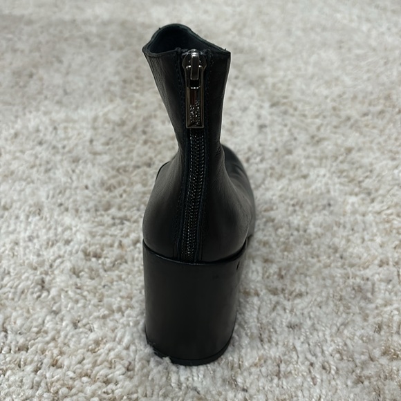 Stuart Weitzman Size 8 Booties - Picture 4 of 9